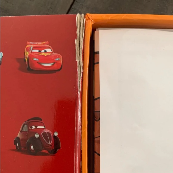 🚫SOLD❌Disney Cars2 busy book w/12 figurine cars - Picture 8 of 9